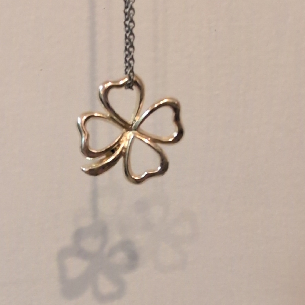 Elegant Silver Clover Pendant Necklace